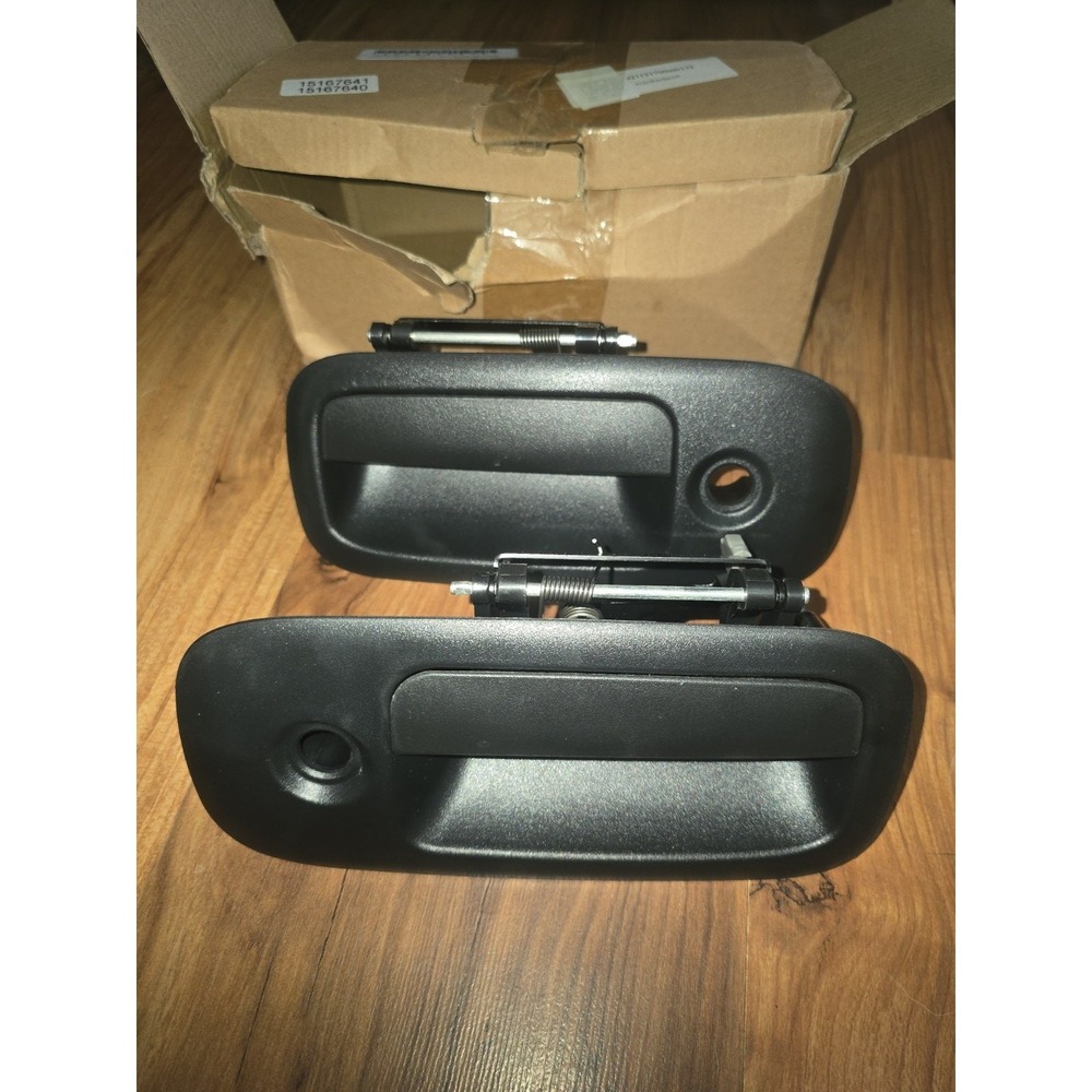 TRQ Exterior Door Handle Set 2 Piece DHA31511 Chevy Express GMC Savana 1996-2009